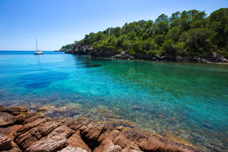 Ibiza Cala Mestella Mastella in Santa Eulalia stock fotografie Ibiza Cala Mestella Mastella in Santa Eulalia stock fotografie