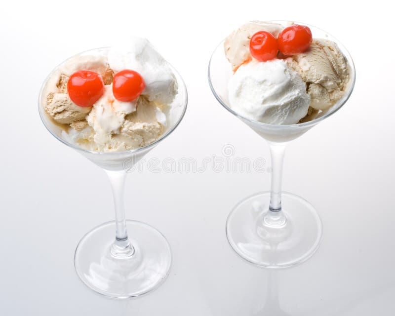 Ice-cream a glass.