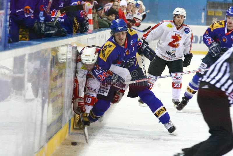 Swiss Ice Hockey LNA editorial photography. Image of referee 7400427