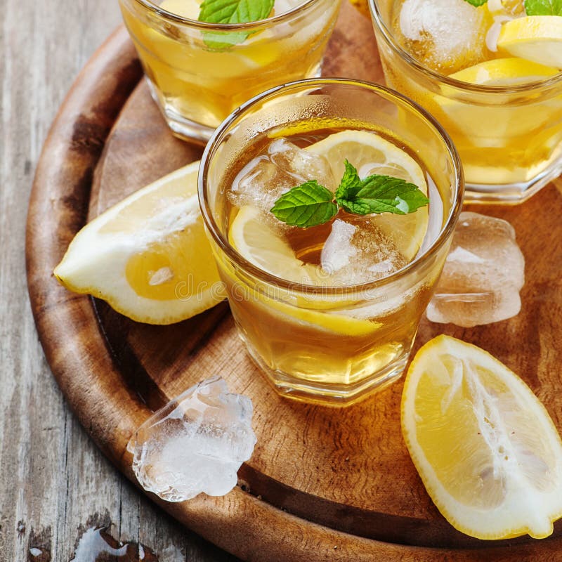 https://thumbs.dreamstime.com/b/ice-tea-lemon-mint-selective-focus-square-image-61384936.jpg