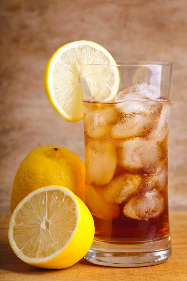 Ice tea and lemons