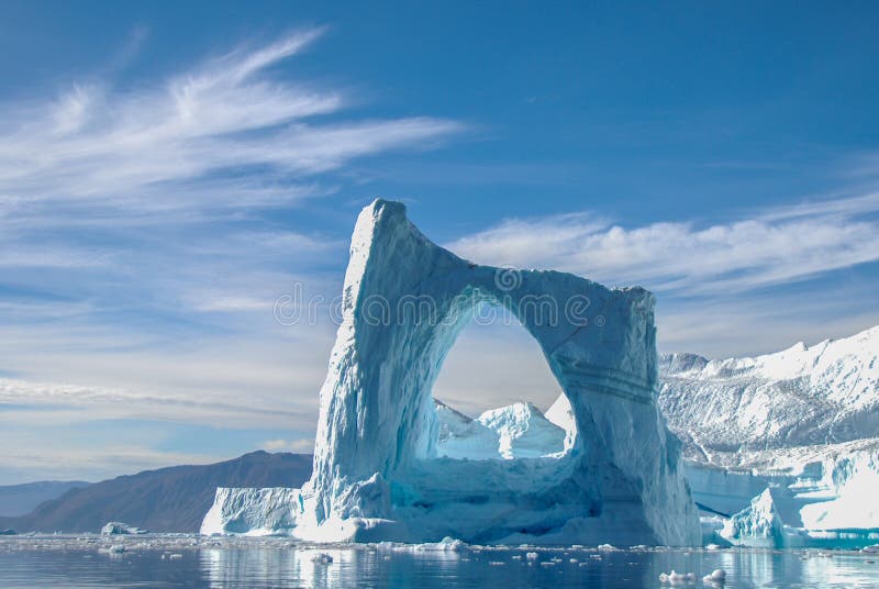 Iceberg do arco em Gronelândia