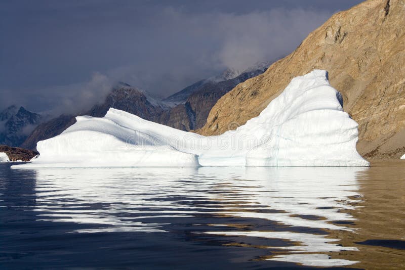 Iceberg - fiordo di nord-ovest - la Groenlandia fotografia stock Iceberg - fiordo di nord-ovest - la Groenlandia fotografia stock