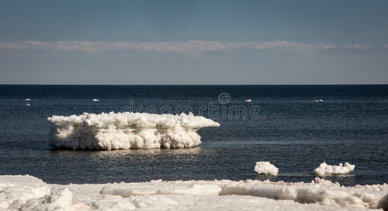 Iceberg sur l'Océan Atlantique photos stock Iceberg sur l'Océan Atlantique photos stock