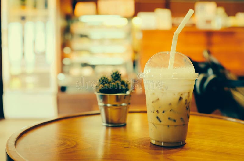 What are the best takeaway cups for iced coffees?