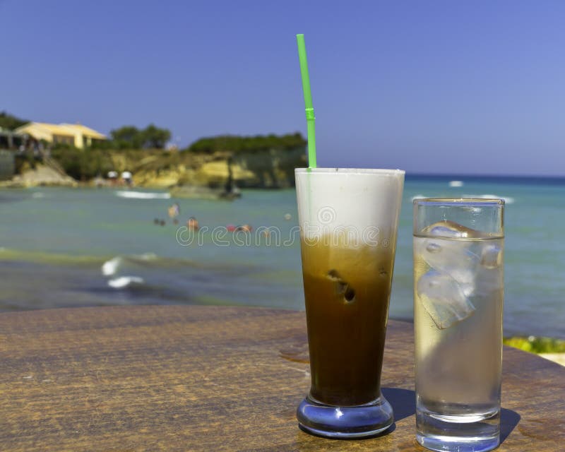 Iced exotiskt för strandkaffe royaltyfria foton