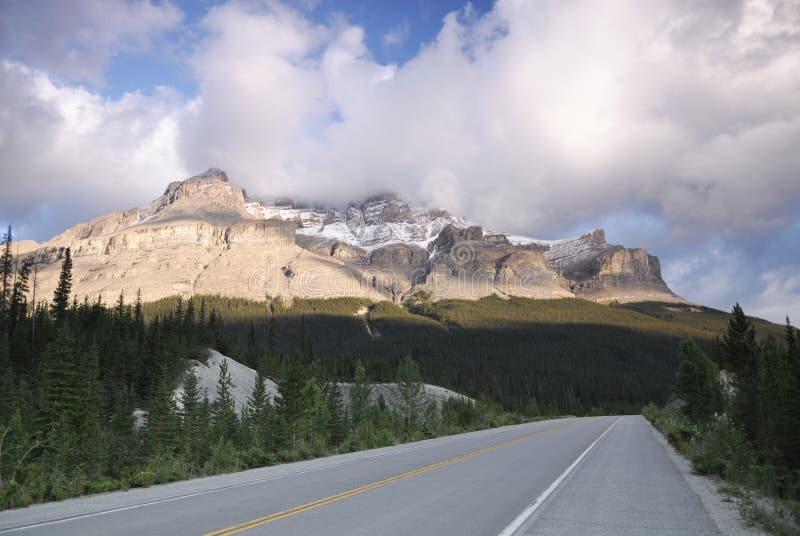 Icefields Parkway in Canadian Rockies