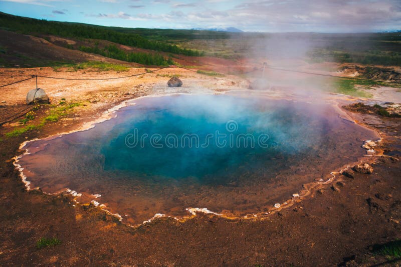 Iceland gejzer - Geysir gorąca wiosna obrazy royalty free