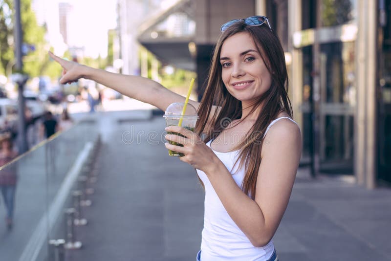 Ich möchte dort gehen! Lassen Sie ` s gehen! Schließen Sie herauf Fotoporträt von beautif lizenzfreie stockfotos Ich möchte dort gehen! Lassen Sie ` s gehen! Schließen Sie herauf Fotoporträt von beautif lizenzfreie stockfotos