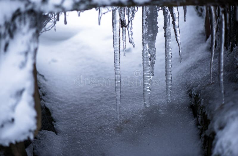 The Icicle and Snow