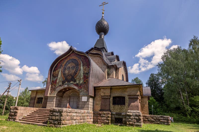 Icke-kanonisk tempel av anden 1905 i godset Talashkino i den Smolensk regionen Ryssland arkivfoton Icke-kanonisk tempel av anden 1905 i godset Talashkino i den Smolensk regionen Ryssland arkivfoton