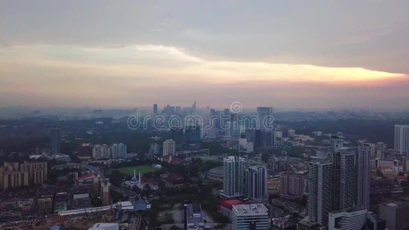 Ideia aérea bonita da arquitetura da cidade Kuala Lumpur Malaysia