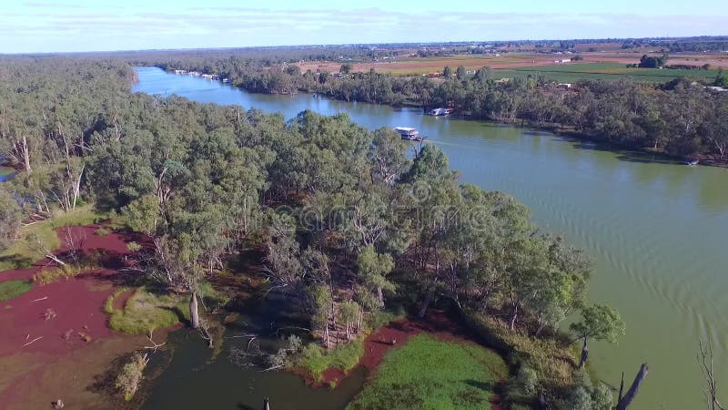 Ideia aérea de gomas inoperantes e de feriado Murray River Australia da casa flutuante