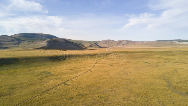 Ideia aérea de uma paisagem vasta em Mongólia fotografia de stock Ideia aérea de uma paisagem vasta em Mongólia fotografia de stock