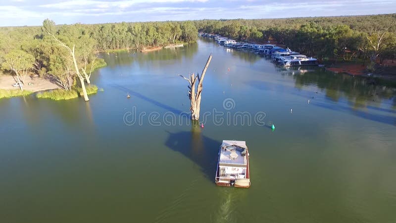 Ideia aérea do feriado Murray River Australia da casa flutuante