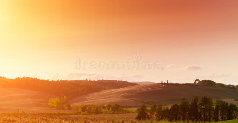 Ideia clássica da paisagem cênico de Toscânia imagem de stock royalty free Ideia clássica da paisagem cênico de Toscânia imagem de stock royalty free