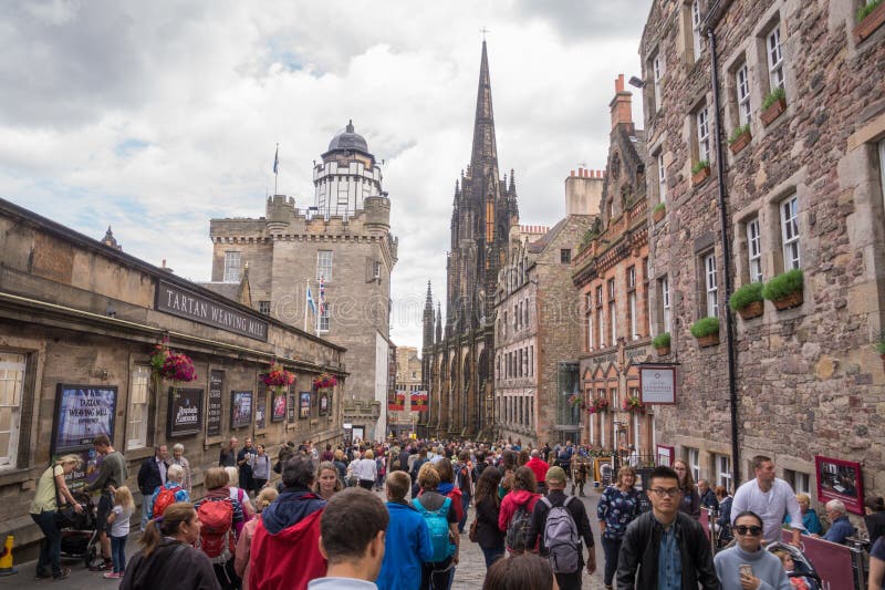 Ideia da rua da milha real, Edimburgo, Escócia foto de stock Ideia da rua da milha real, Edimburgo, Escócia foto de stock