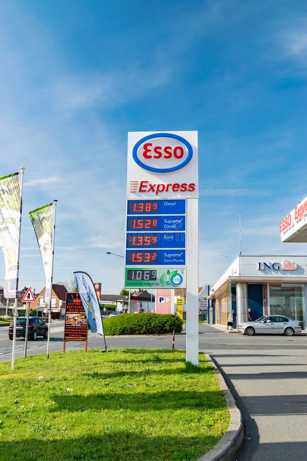 Ideia do posto de gasolina de Esso fotos de stock Ideia do posto de gasolina de Esso fotos de stock