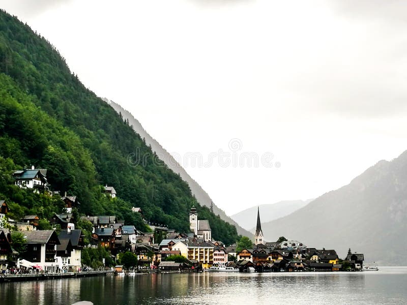 A ideia mágica do hallstatt imagem de stock A ideia mágica do hallstatt imagem de stock