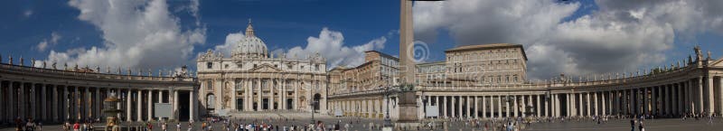 Ideia panorâmico do quadrado da basílica do St. Peter fotos de stock royalty free Ideia panorâmico do quadrado da basílica do St. Peter fotos de stock royalty free