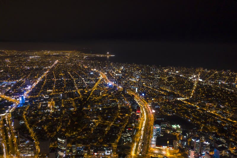 Ideia a?rea da skyline da cidade de Lima na noite Miraflores, Barranco e Chorrillos foto de stock Ideia a?rea da skyline da cidade de Lima na noite Miraflores, Barranco e Chorrillos foto de stock