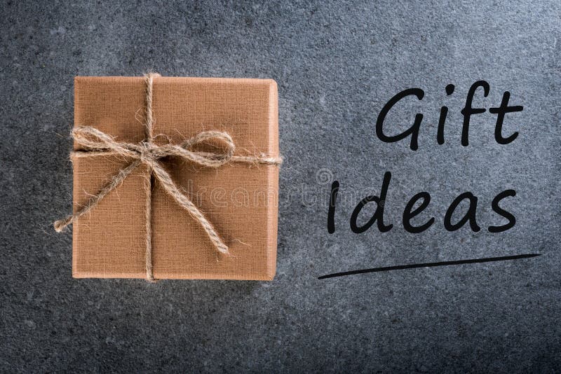 Ideias Do Presente Pensando Sobre O Ano Novo, O Natal, Os Presentes Do Aniversário E Do Dia De São Valentim E Compra Em Linha Cai Foto de Stock - Imagem de relacionamento, Ideias Do Presente Pensando Sobre O Ano Novo, O Natal, Os Presentes Do Aniversário E Do Dia De São Valentim E Compra Em Linha Cai Foto de Stock - Imagem de relacionamento,