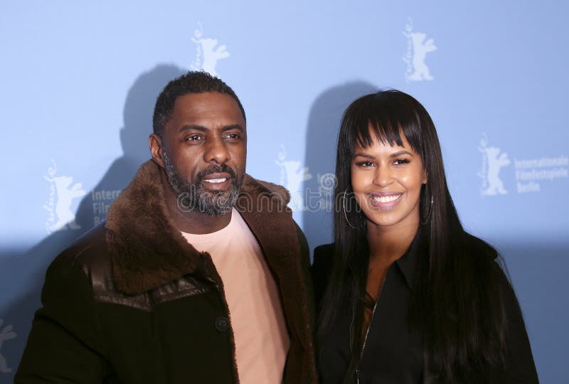 Idris Elba y su novia Sabrina Dhowre