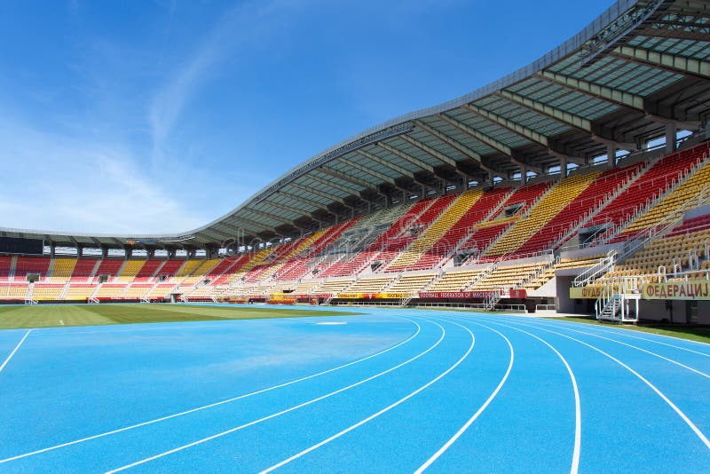 Idrotts- spår av den nationella arenan Philip II, Skopje, Makedonien royaltyfria bilder Idrotts- spår av den nationella arenan Philip II, Skopje, Makedonien royaltyfria bilder