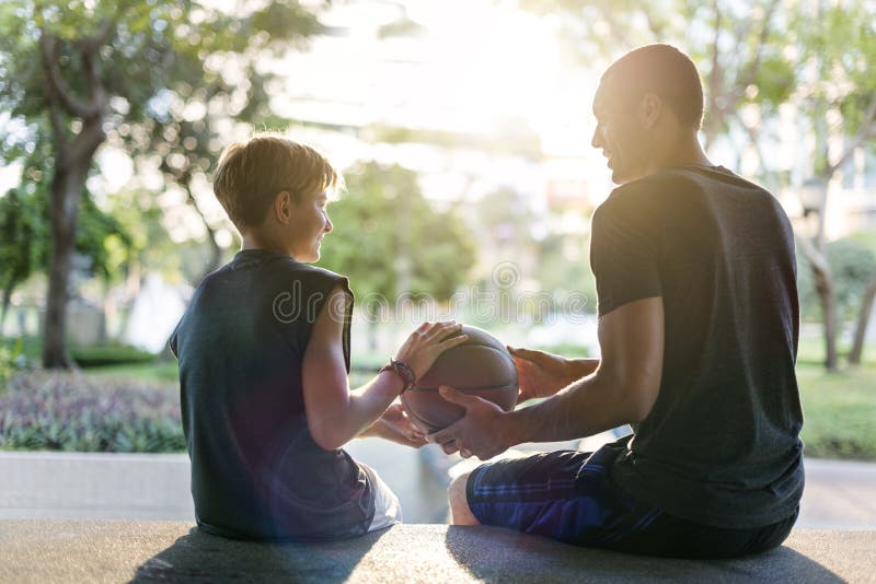 Idrottsman nen Exercise Game Concept för coachningbasketsport arkivfoto