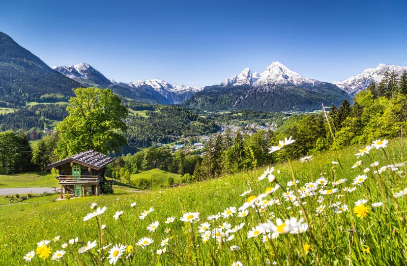 Idylliczny krajobraz w Bawarskich Alps, Berchtesgaden, Niemcy