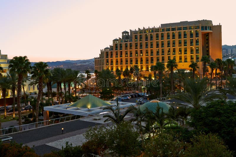 iew do por do sol em hotéis em Eilat imagem de stock iew do por do sol em hotéis em Eilat imagem de stock