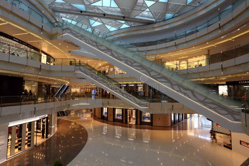 A Louis Vuitton store at the IFC Mall in Shanghai, China Stock Photo - Alamy