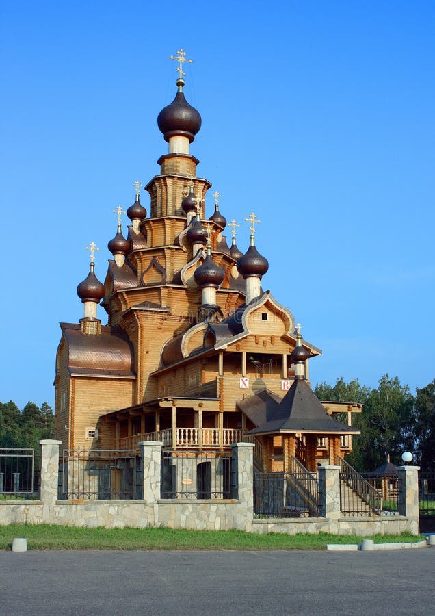 Iglesia De Madera En Kirov, Rusia Foto de archivo - Imagen de madera