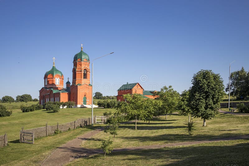 Iglesia De Piedra En El Campo De Kulikovo, En El Asentamiento Cercano De Monastyrshchino Rusia. Según Una Leyenda El Caído Ruso Fotografía editorial - Imagen de historia, bendecido: 223105097 Iglesia De Piedra En El Campo De Kulikovo, En El Asentamiento Cercano De Monastyrshchino Rusia. Según Una Leyenda El Caído Ruso Fotografía editorial - Imagen de historia, bendecido: 223105097