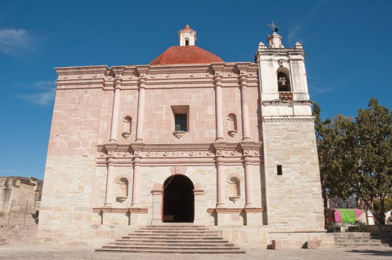 Iglesia de San Pablo, Mitla, Oaxaca (México) foto de archivo Iglesia de San Pablo, Mitla, Oaxaca (México) foto de archivo