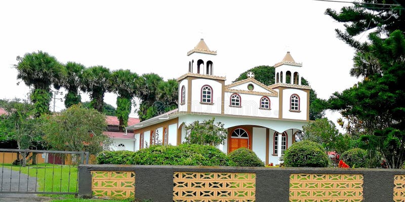 Iglesia De San Rafael Catholic Adentro En San Ramon, Costa Rica Imagen de archivo - Imagen de rica, costa: 104429493 Iglesia De San Rafael Catholic Adentro En San Ramon, Costa Rica Imagen de archivo - Imagen de rica, costa: 104429493