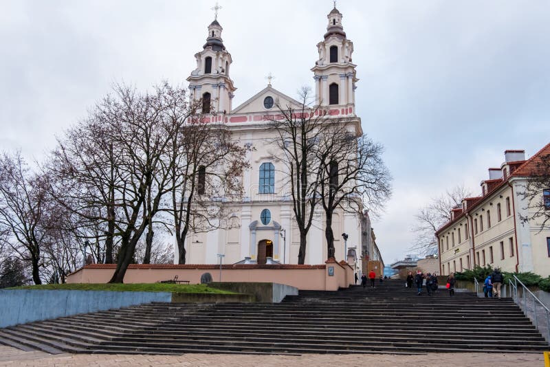 Iglesia De San Rafael El Arcángel En Vilna, Lituania Imagen de archivo  editorial - Imagen de destinaciones, gente: 169157959