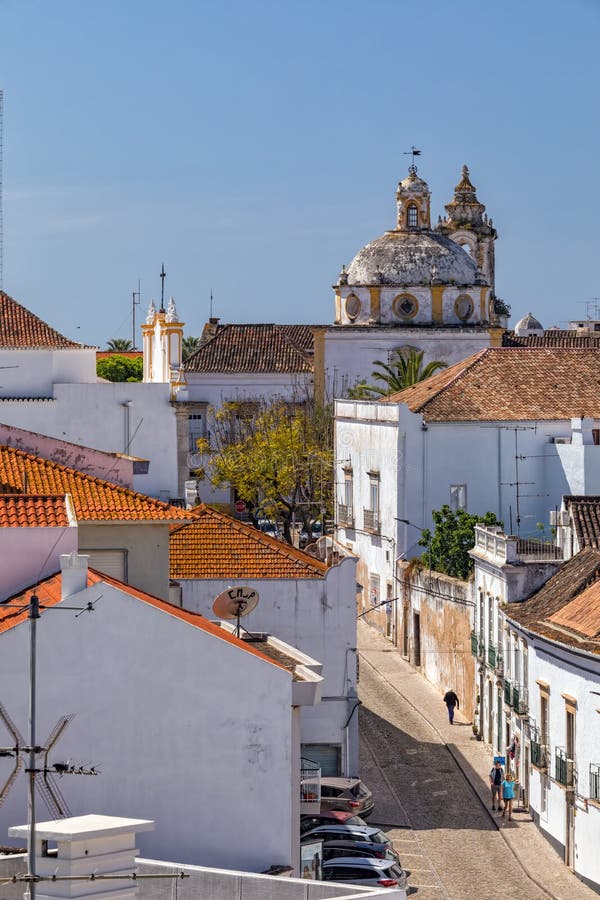Iglesia de St Francis, Tavira, Portugal imagen de archivo libre de regalías Iglesia de St Francis, Tavira, Portugal imagen de archivo libre de regalías