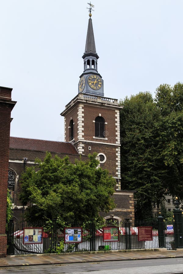Iglesia de St James Piccadilly, Londres foto de archivo libre de regalías Iglesia de St James Piccadilly, Londres foto de archivo libre de regalías