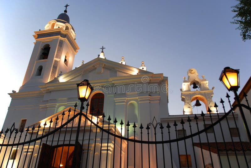 Iglesia dedicada a Nuestra Segnora del Pilar