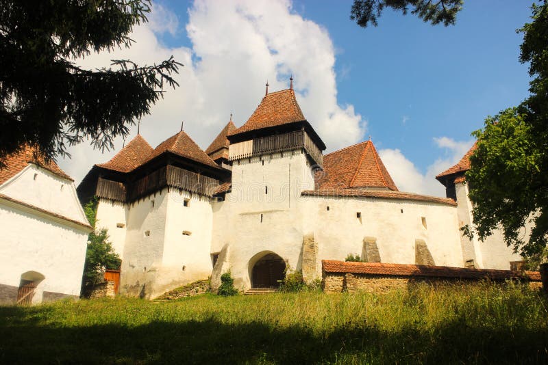 Iglesia fortificada de Viscri Rumania imágenes de archivo libres de regalías Iglesia fortificada de Viscri Rumania imágenes de archivo libres de regalías