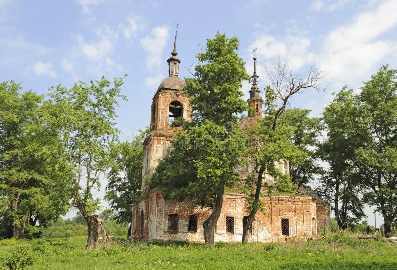 Iglesia ortodoxa destruida imágenes de archivo libres de regalías Iglesia ortodoxa destruida imágenes de archivo libres de regalías