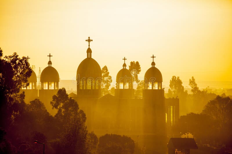 Iglesia ortodoxa etíope en el amanecer