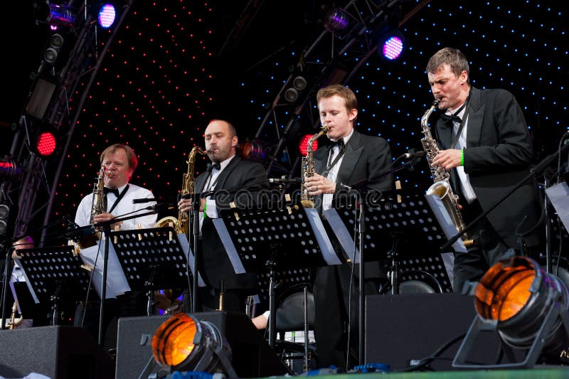 Igor Butman et son exécution de bande images stock