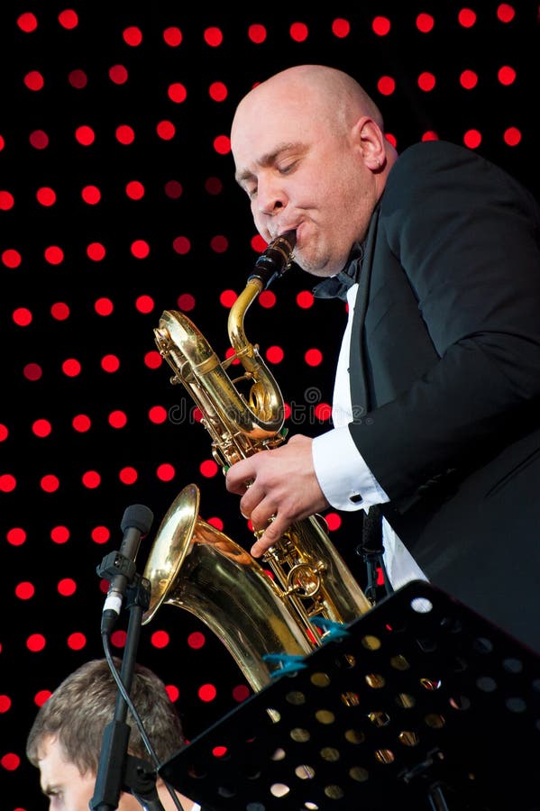 Igor Butman et son exécution de bande photographie stock libre de droits