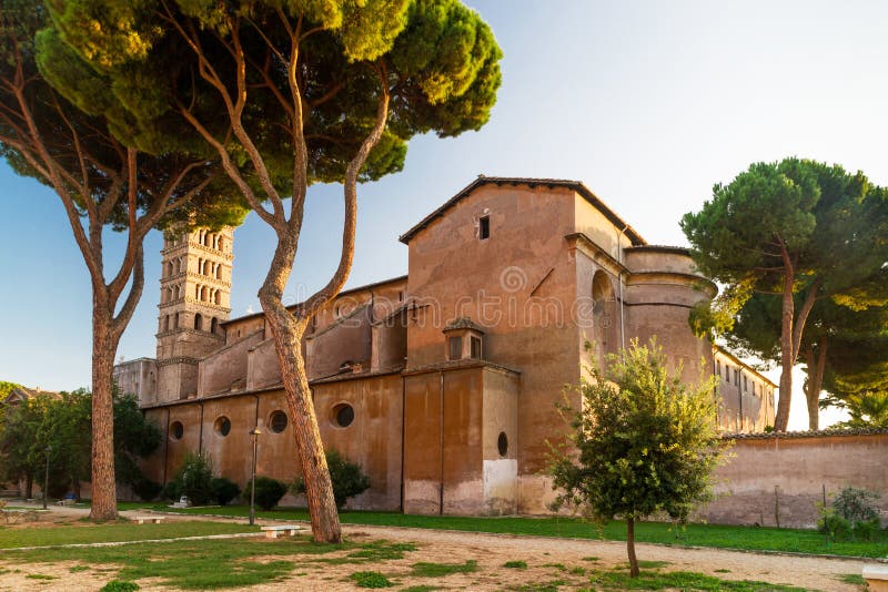 Ravena, Itália - Vista De Fora Do Patrimônio Mundial Da UNESCO Da Basilica  De San Vitale Imagem de Stock - Imagem de vista, romano: 165030117