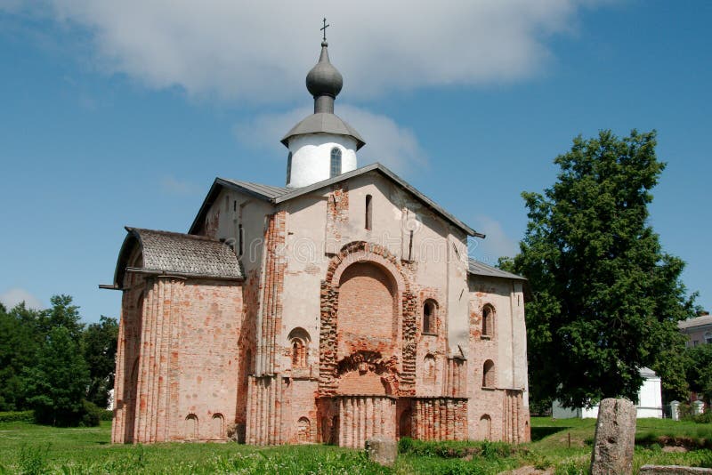 Igreja de Paraskeva Friday em Veliky Novgorod fotografia de stock Igreja de Paraskeva Friday em Veliky Novgorod fotografia de stock