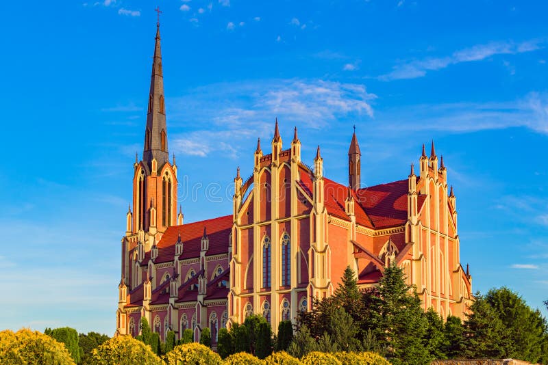 Igreja de trindade santamente bonita magnífica em Gervyaty, Bielorrússia imagem de stock Igreja de trindade santamente bonita magnífica em Gervyaty, Bielorrússia imagem de stock