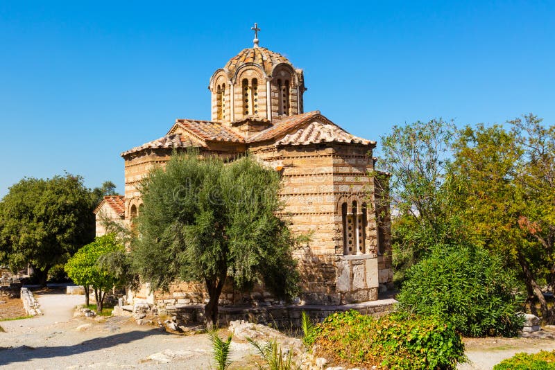 Igreja dos apóstolos santamente na ágora antiga, Atenas, Grécia foto de stock Igreja dos apóstolos santamente na ágora antiga, Atenas, Grécia foto de stock