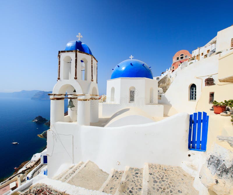 Igreja em Santorini, Greece do estilo do grego clássico imagens de stock royalty free Igreja em Santorini, Greece do estilo do grego clássico imagens de stock royalty free